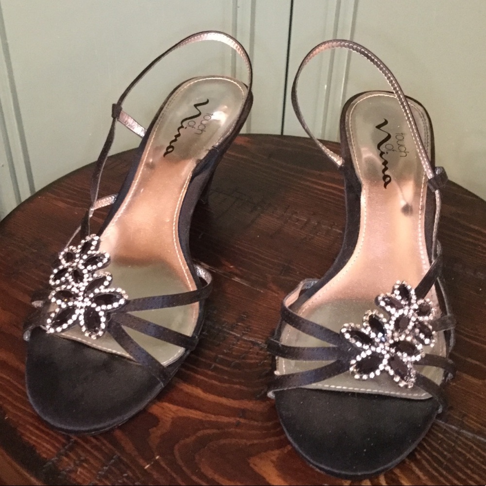Touch of Nina kitten heels